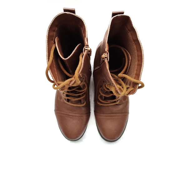 Used women's size 9, Forever brand, brown lace up/zip up, mid calf length boots. - Picture 4 of 4